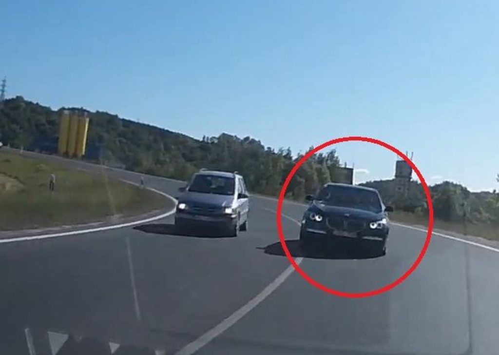 Kertama ištisinė linija