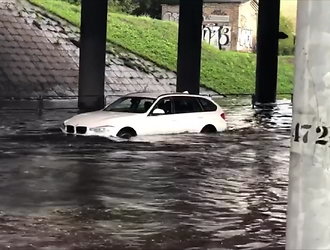 Užpiltas, užtvindytas automobilis