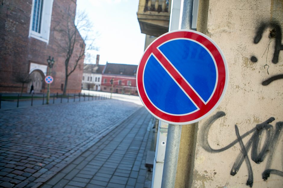 Kuo sustojimas skiriasi nuo stovėjimo