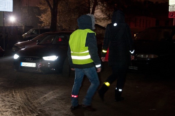 Atšvaitų dėvėjimas tamsoje