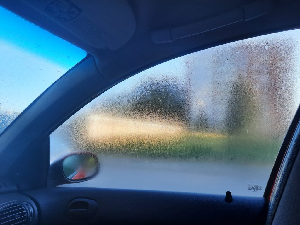 Aprasojęs automobilio stiklas