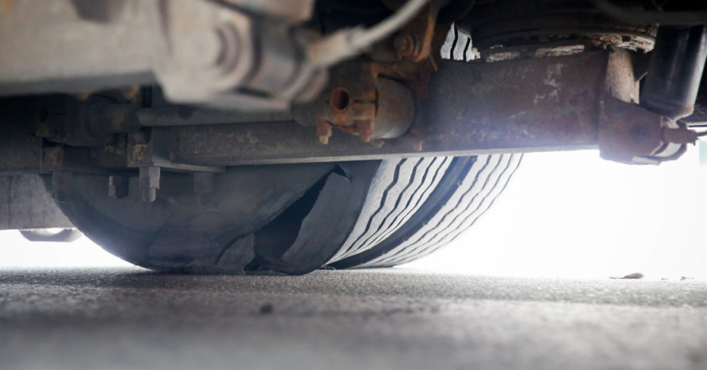 Dėl ko sprogsta padangos?