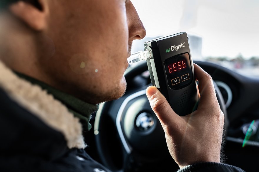 Kaip vyksta patikrinimas kelyje turint vairuotojo pažymėjimą su kodu „69“?