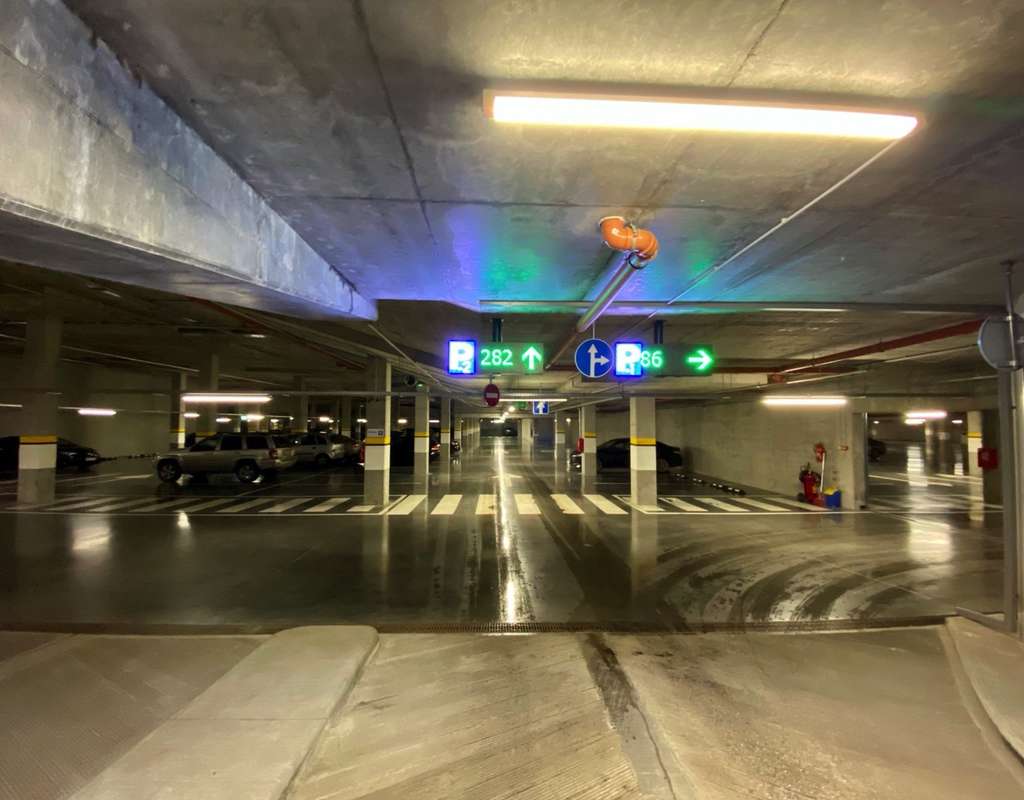 Pirmumo ženklai požeminėse stovėjimo aikštelėse