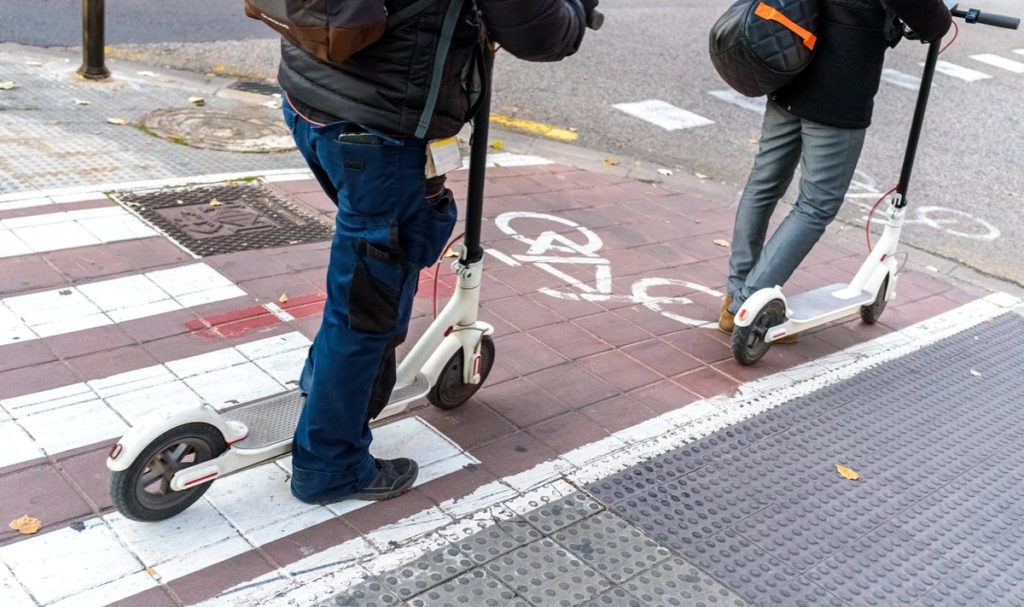 Kur galima važiuoti elektrine mikrojudumo priemone?